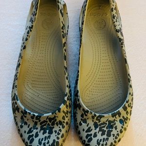 Crocs Leopard-Print Kadee Flat. Size 11.